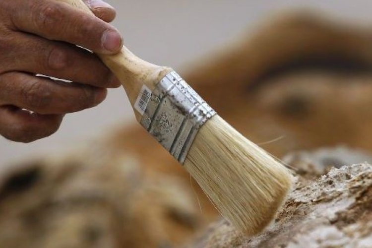Eddig ismeretlen emberszabású maradványaira bukkantak egy ősi kínai sírban