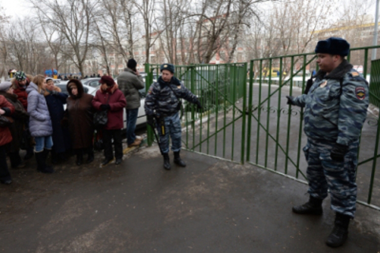 Két halottja van a moszkvai középiskolai túszdrámának