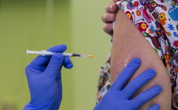 Újabb vakcinát engedélyezett az Európai Bizottság