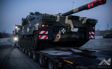 Újabb Leopard 2A7 harckocsik érkeztek Tatára