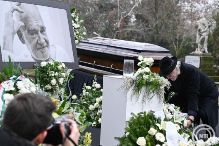 Végső búcsút vettek Tarr Bélától