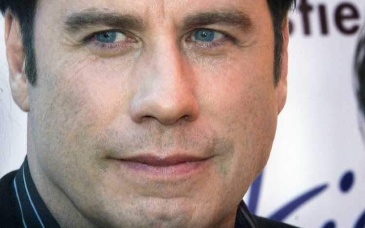 John Travolta legendás motorcsónak-versenyzőt játszik új filmjében