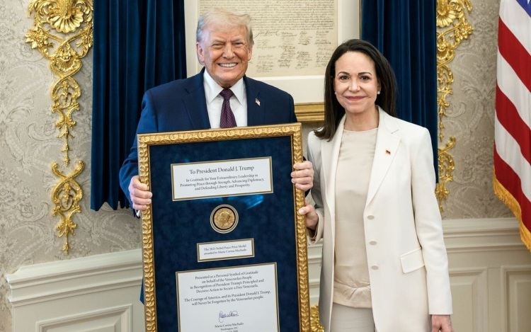 Donald Trump szép gesztusnak nevezte, hogy Maria Corina Machado neki adta a Nobel-békédíját