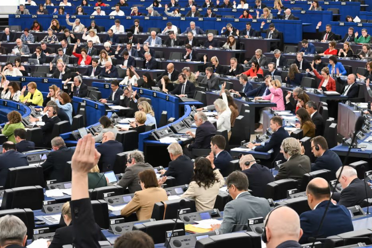 Tarr Zoltán: újra nyitva áll Európa a magyar fiatalok előtt